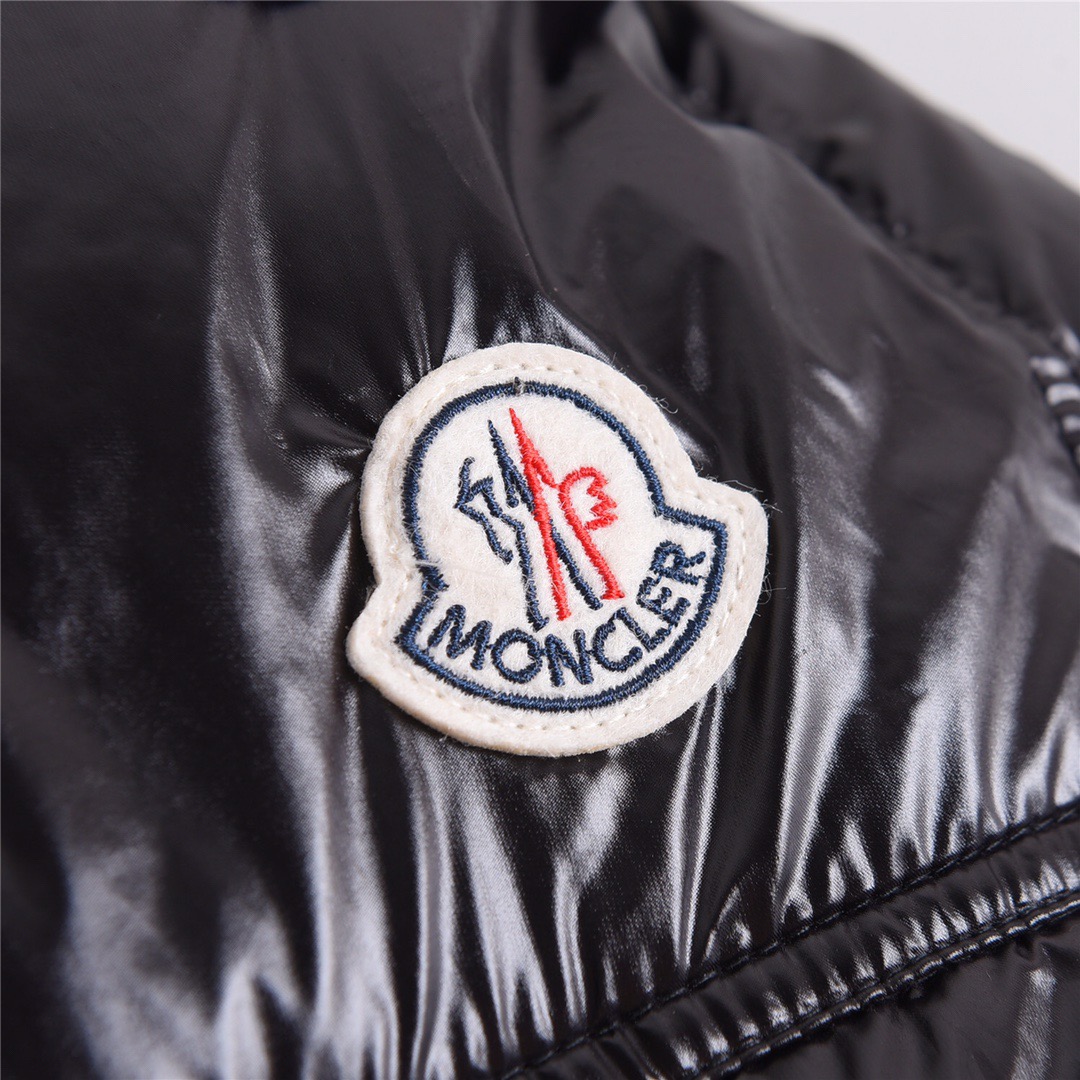 MONCLER 몽클레어 남여공용 쇼트 후드 패딩