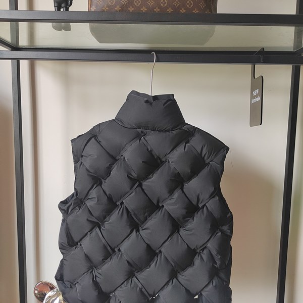 보테가베네타 BOTTEGA VENETA 패딩조끼